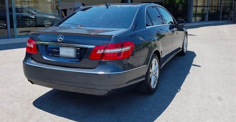 Gebraucht Mercedes E200 Avantgarde 184 PS (135 kW) 2010 Grau Limousine