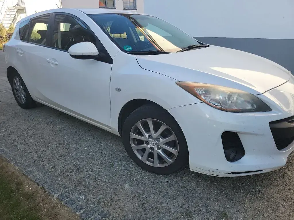 Gebraucht Mazda 3 Center-Line 105 PS (77 kW) 2012 Weiß Limousine