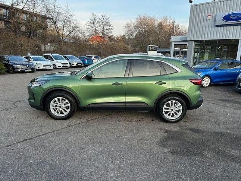 Gebraucht Ford Kuga Titanium 186 PS (136 kW) 2024 Grün SUV