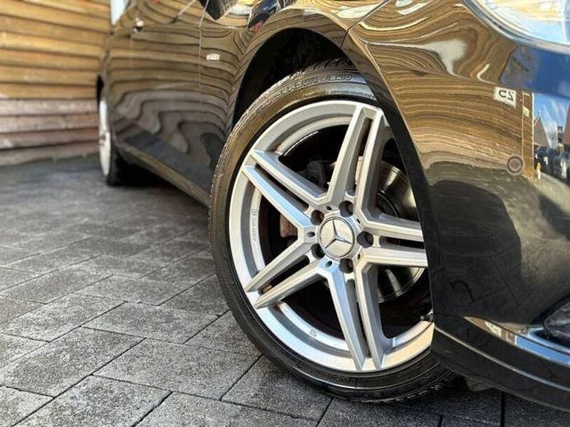 Second-hand Mercedes E220 170 CP (125 kW) 2010 Negru Berlinǎ
