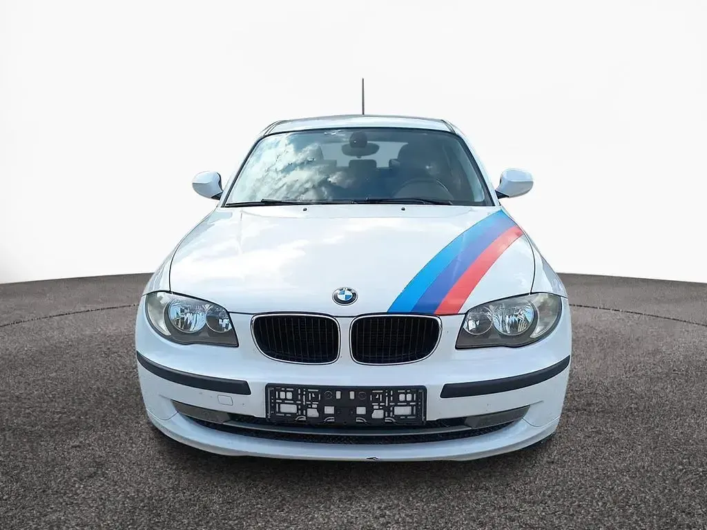 Gebraucht BMW 116 116 PS (85 kW) 2010 Weiß Kleinwagen