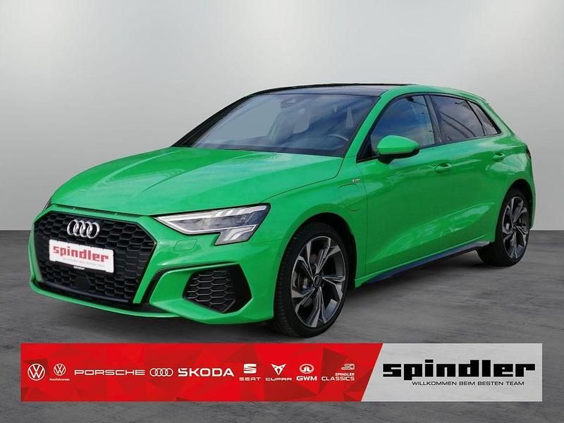 Grün Gebraucht 2022 Audi A3 Sportback e-tron S-Line Limousine | 32.680 € (Teuer) - Bild 1/4