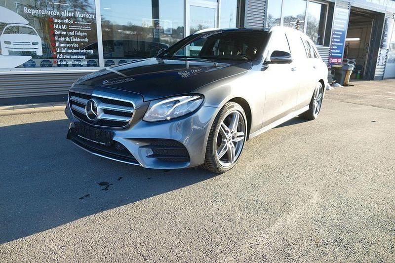 Grau Gebraucht 2018 Mercedes E400 AMG Kombi | 27.500 € (Fairer Preis) - Bild 1/4