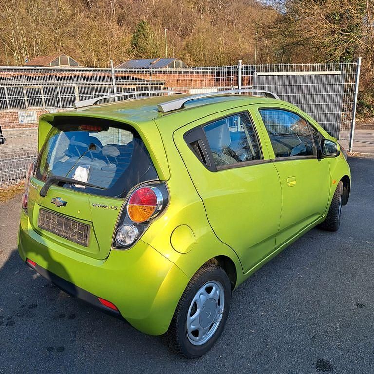 Gebraucht Chevrolet Spark LS 82 PS (60 kW) 2011 Grün Kleinwagen