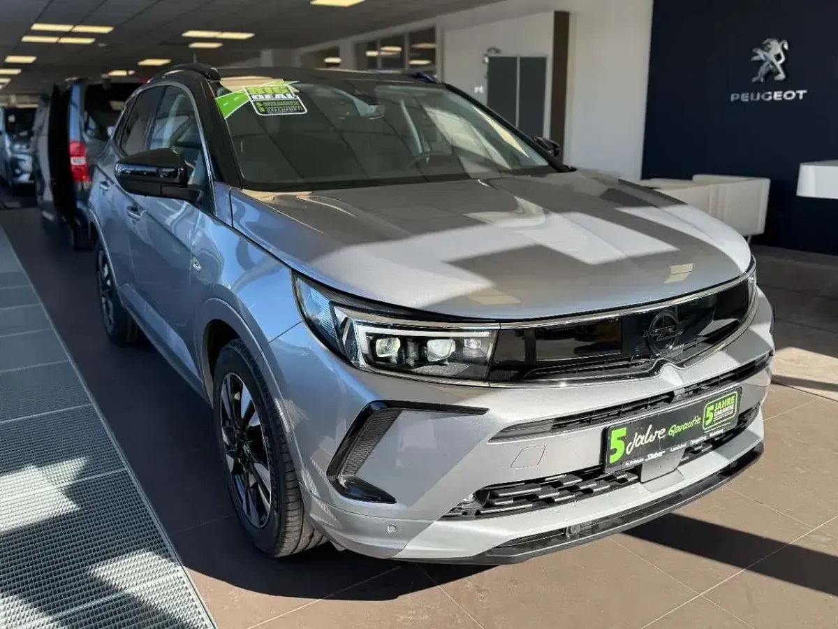 Gebraucht Opel Grandland X Elegance 224 PS (164 kW) 2023 Kontrast grau/quarz silber SUV