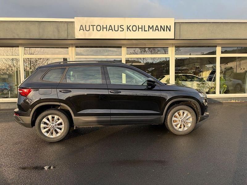 Neu Skoda Karoq Selection 150 PS (110 kW) 2026 Schwarz SUV