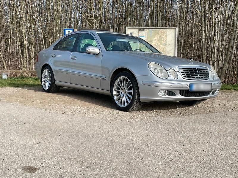 Gebraucht Mercedes E320 224 PS (164 kW) 2002 Silber Limousine