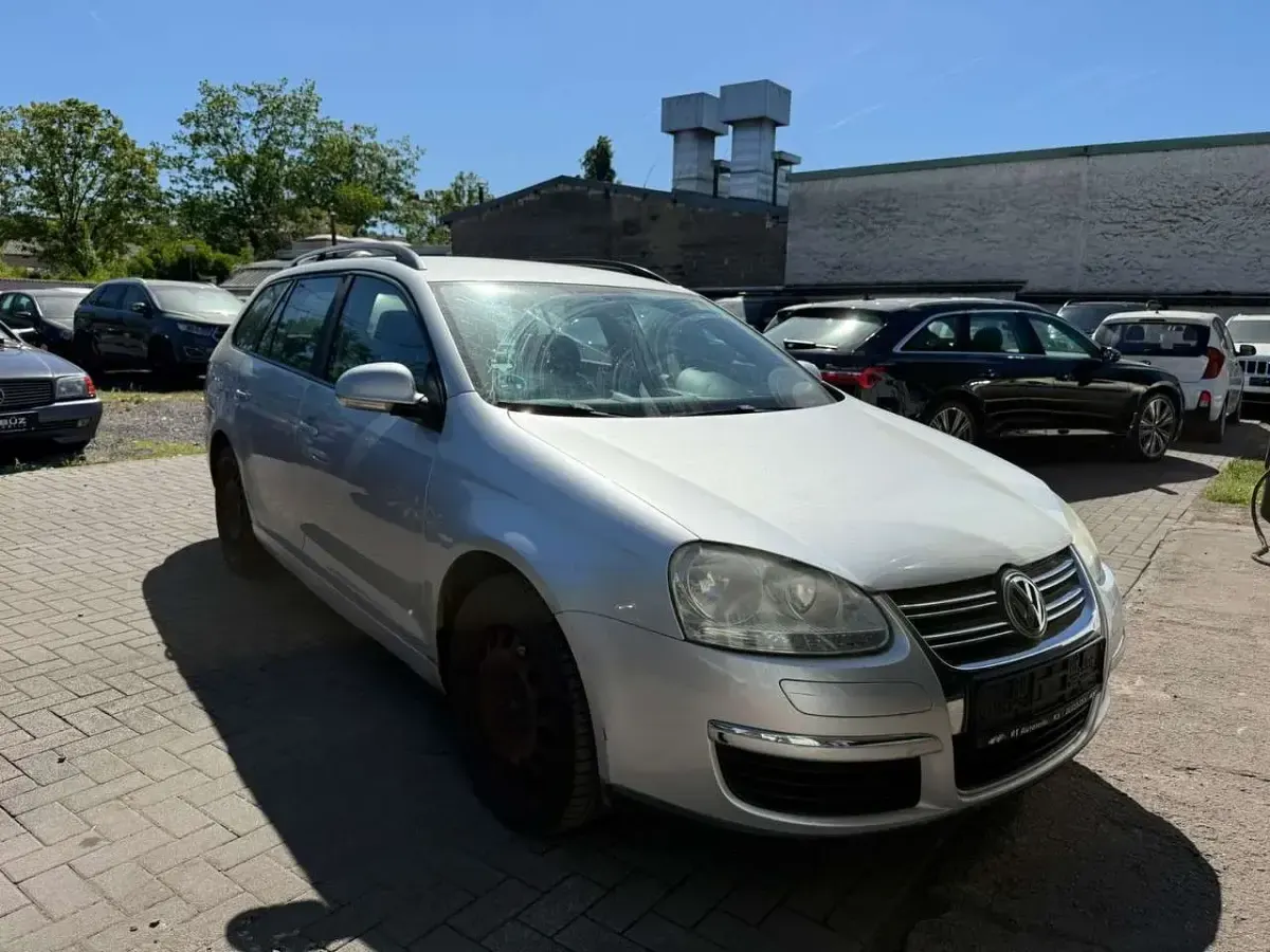 Second-hand VW Golf VI Trendline 105 CP (77 kW) 2008 Argintiu Hatchback