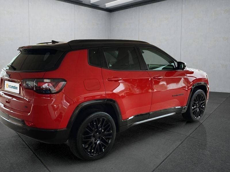 Gebraucht Jeep Compass 131 PS (96 kW) 2024 Rot SUV