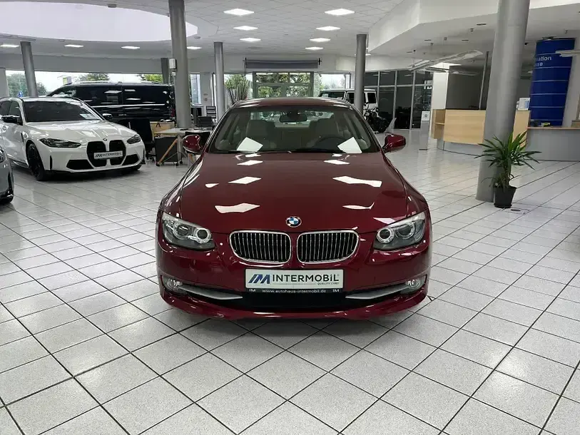 Gebraucht BMW 325 Comfort Edition 218 PS (160 kW) 2010 Rot Coupé