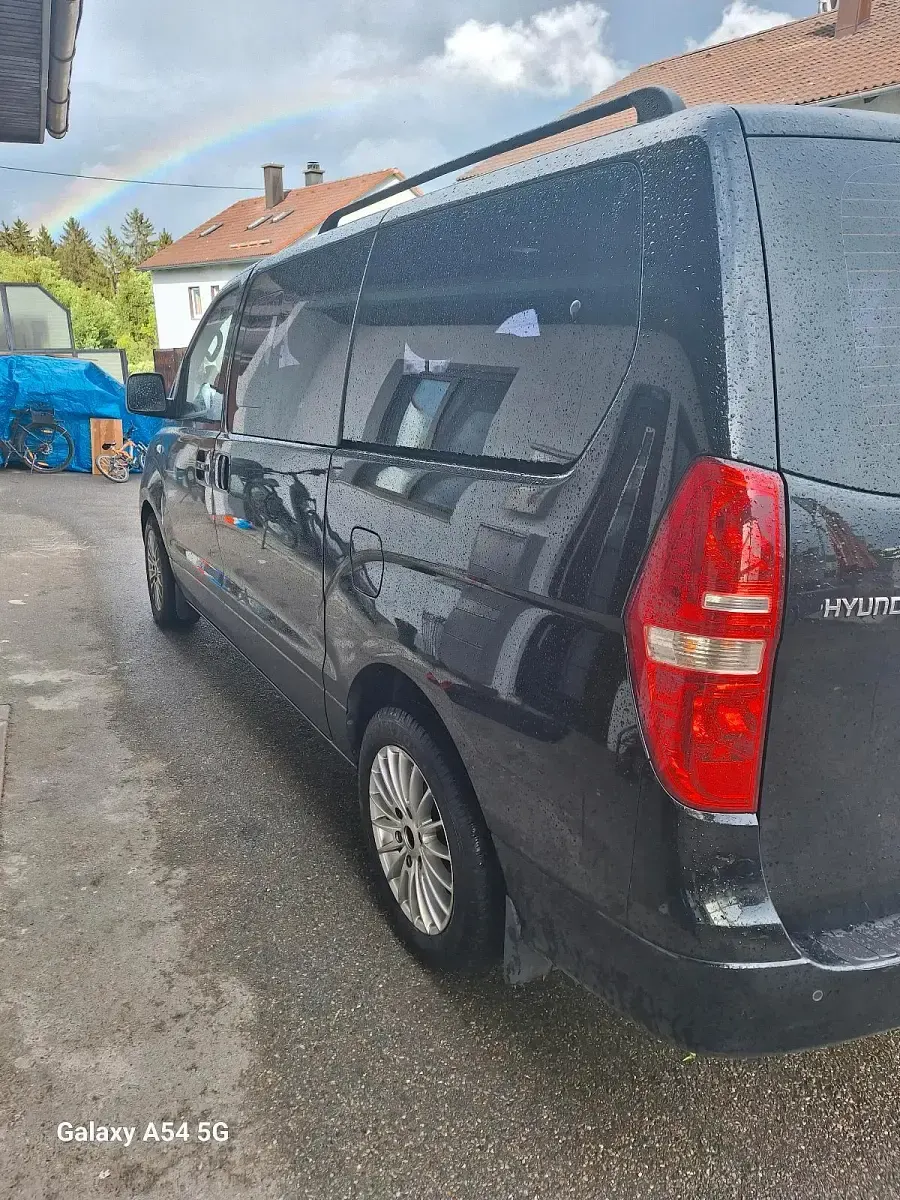 Gebraucht Hyundai H-1 170 PS (125 kW) 2012 Schwarz Van / Kleinbus