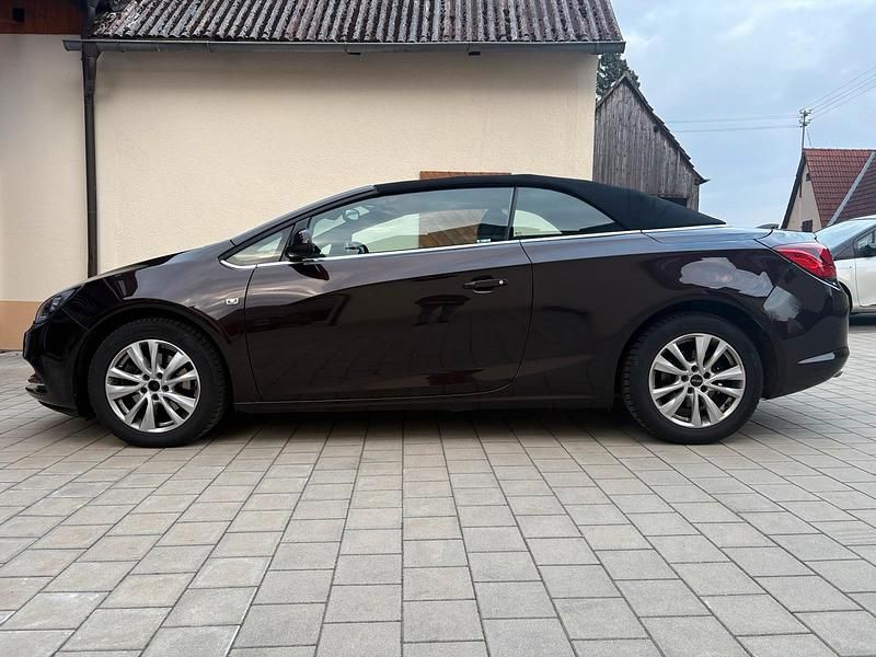 Gebraucht Opel Cascada Innovation 120 PS (88 kW) 2017 Braun Cabrio