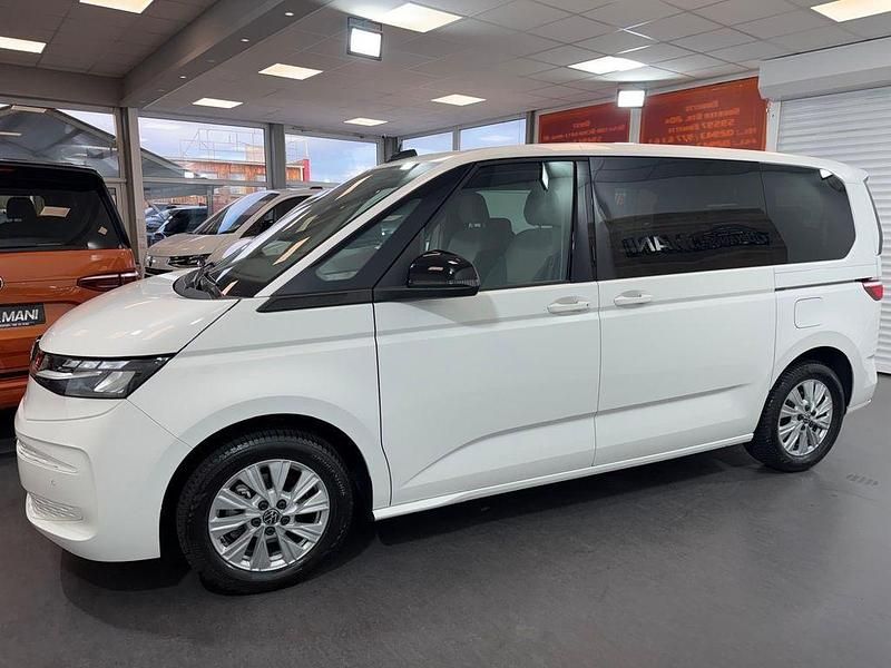 Gebraucht VW Multivan Life 150 PS (110 kW) 2025 Candyweiß Van