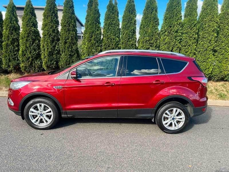 Gebraucht Ford Kuga Cool & Connect 120 PS (88 kW) 2019 Rot SUV