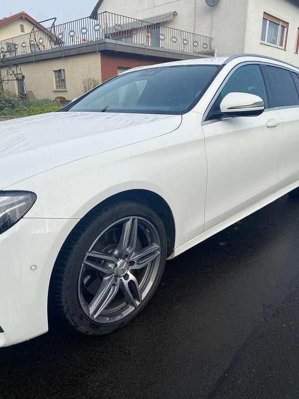 Gebraucht Mercedes E220 AMG line 194 PS (142 kW) 2017 Kombi