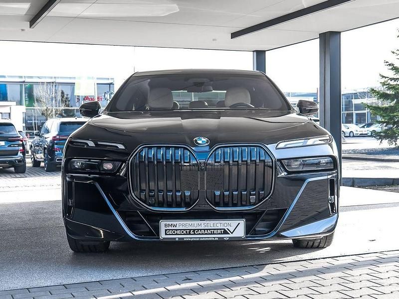 Gebraucht BMW 740 M Sport 286 PS (210 kW) 2025 Schwarz Limousine