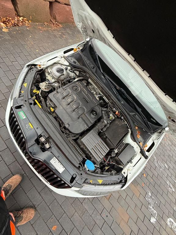 Weiß Gebraucht 2015 Skoda Octavia RS Kombi | 13.500 € (Etwas zu teuer) - Bild 1/4