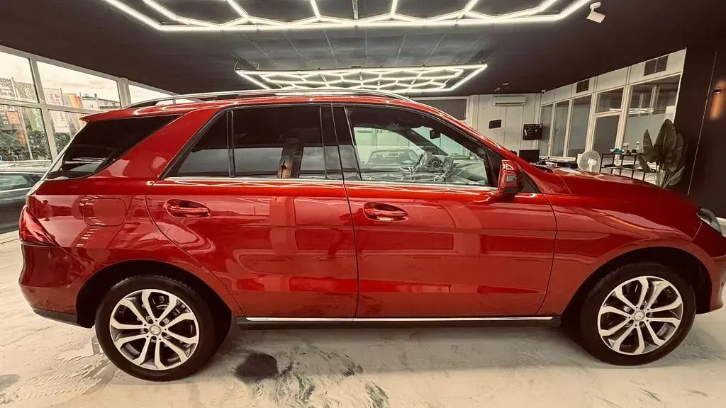 Gebraucht Mercedes GLE500 435 PS (319 kW) 2015 Rot SUV