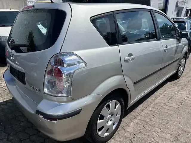 Gebraucht Toyota Corolla Verso Sol 129 PS (94 kW) 2007 Silber Van / Kleinbus