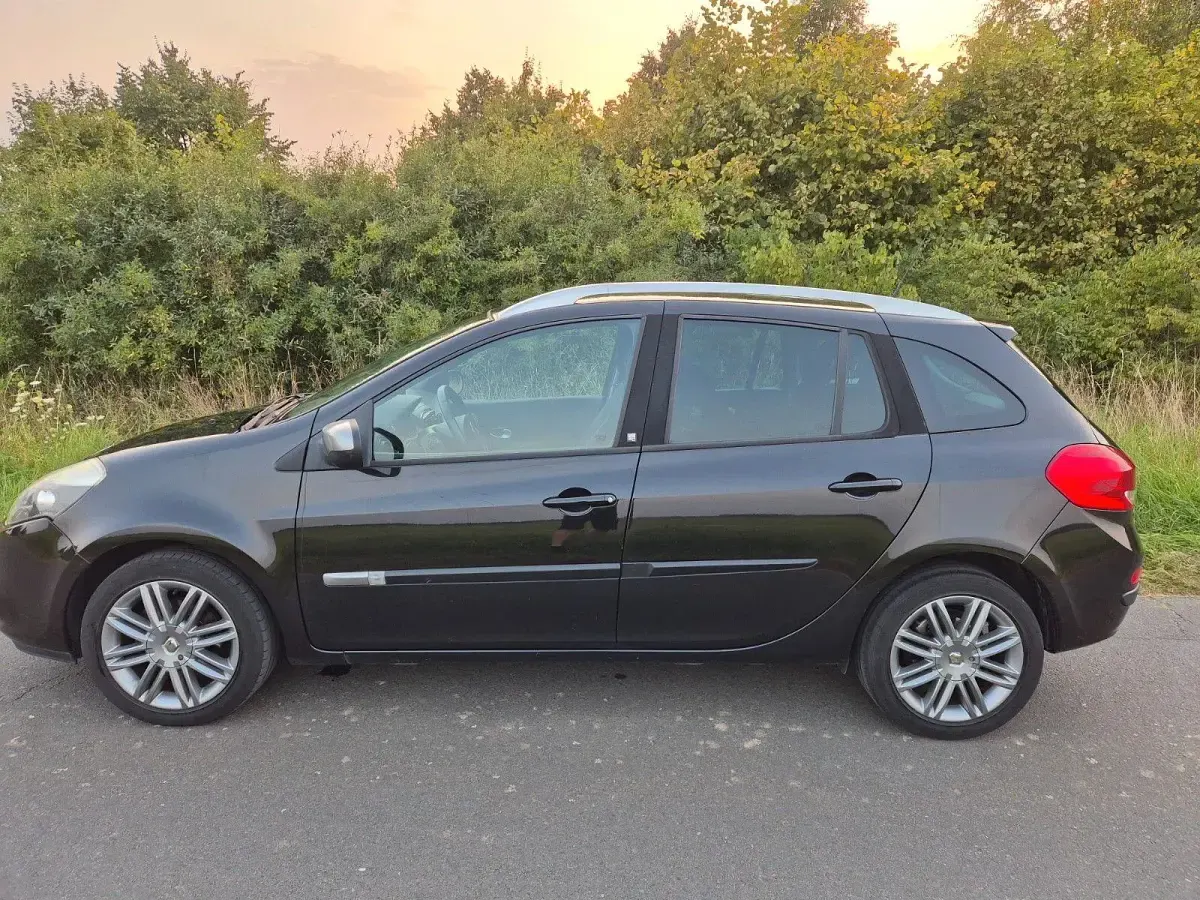 Gebraucht Renault Clio GrandTour 75 PS (55 kW) 2011 Schwarz Kombi