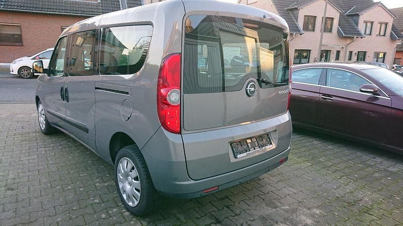 Gebraucht Opel Combo Selection 105 PS (77 kW) 2013 Grau Van / Kleinbus