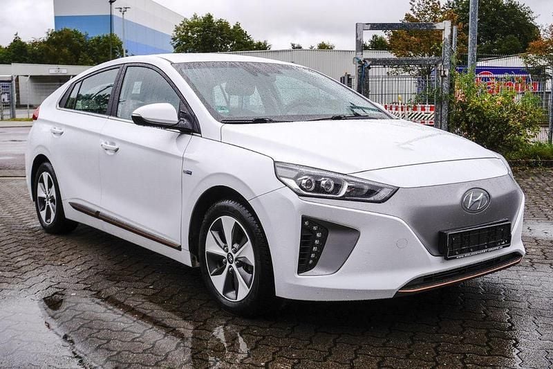 Weiß Gebraucht 2019 Hyundai Ioniq Style Kleinwagen | 13.900 € (Guter Preis) - Bild 1/4