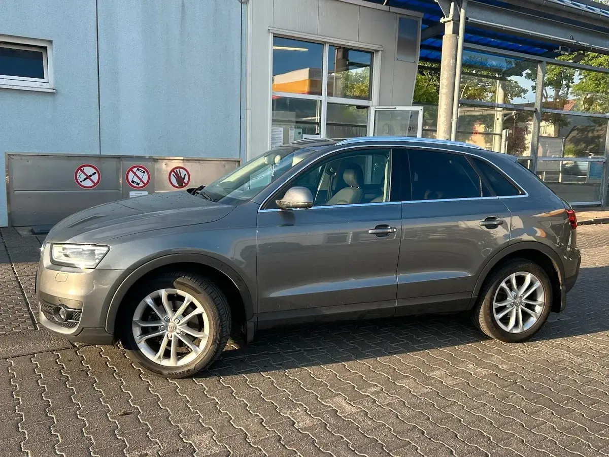 Gebraucht Audi Q3 Sport 177 PS (130 kW) 2013 Grau SUV