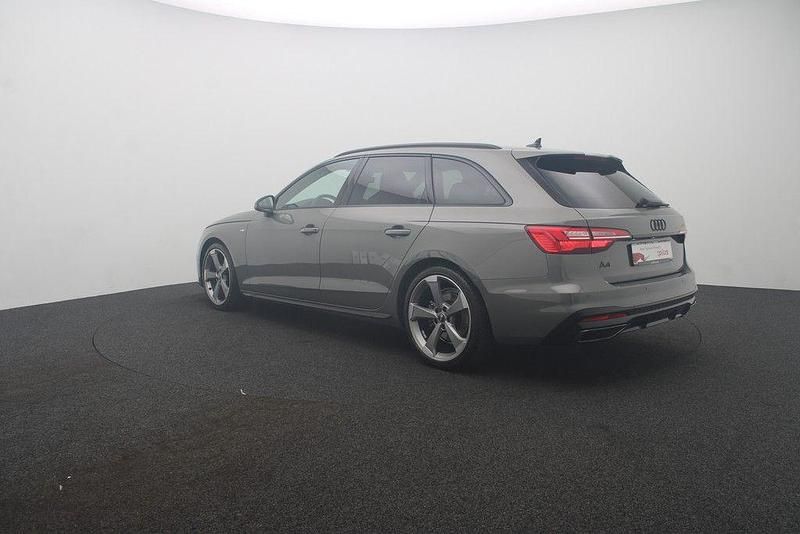 Gebraucht Audi A4 S-Line 136 PS (100 kW) 2023 Chronosgrau metallic Kombi