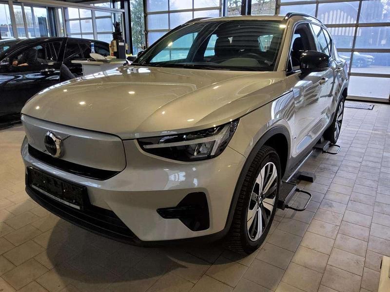 Gebraucht Volvo XC40 Core 169 kW (231 PS) 2023 Silber silver dawn / metallic SUV