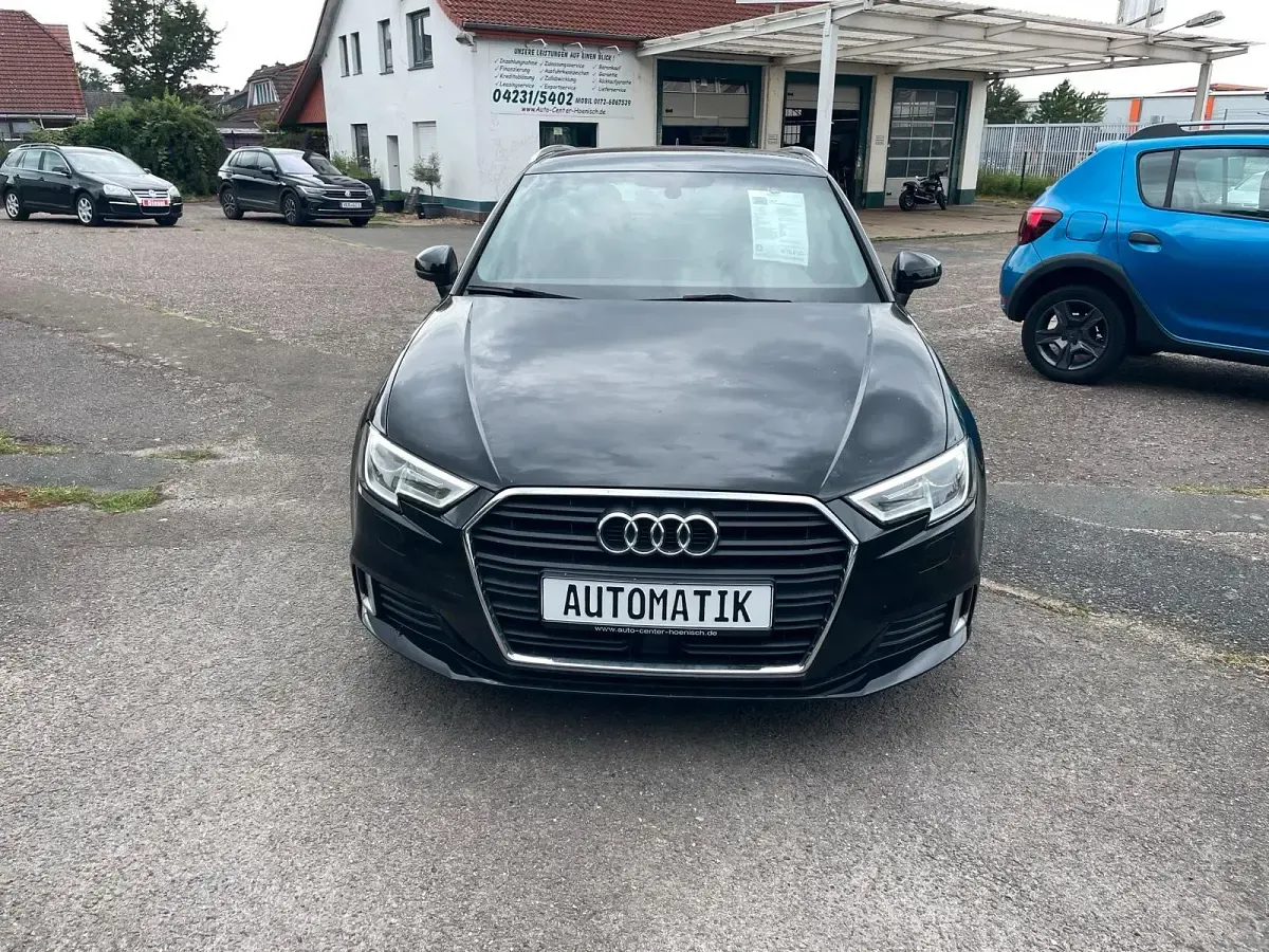 Gebraucht Audi A3 Comfort 116 PS (85 kW) 2018 Schwarz Limousine