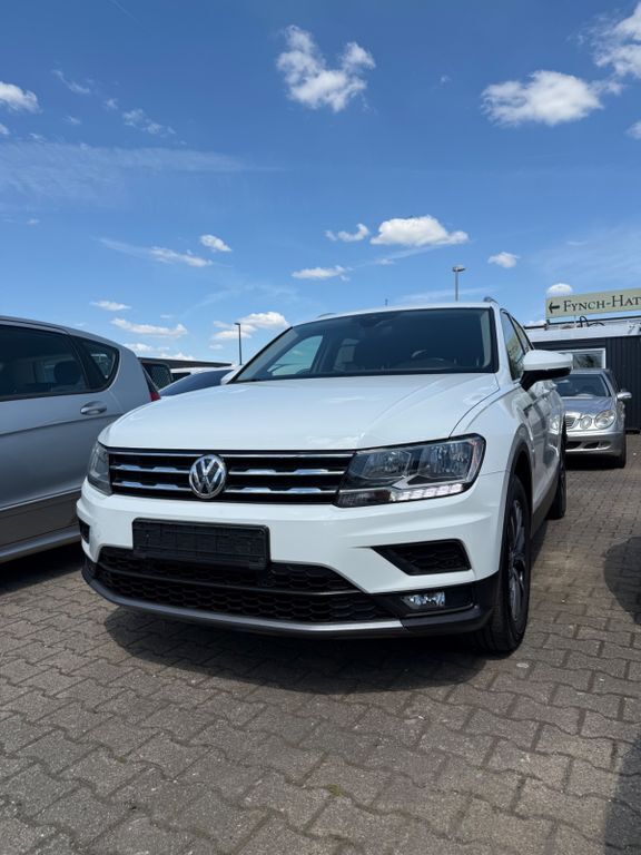 Weiß Gebraucht 2018 VW Tiguan Allspace SUV | 24.950 € (Teuer) - Bild 1/4
