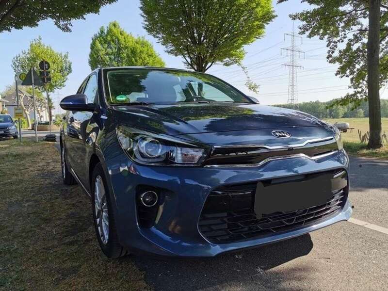 Blau Gebraucht 2017 Kia Rio DREAM-TEAM Edition Kleinwagen | 8.850 € (Fairer Preis) - Bild 1/4