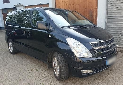 Schwarz Gebraucht 2011 Hyundai H-1 Van / Kleinbus | 8.500 € (Fairer Preis) - Bild 1/4