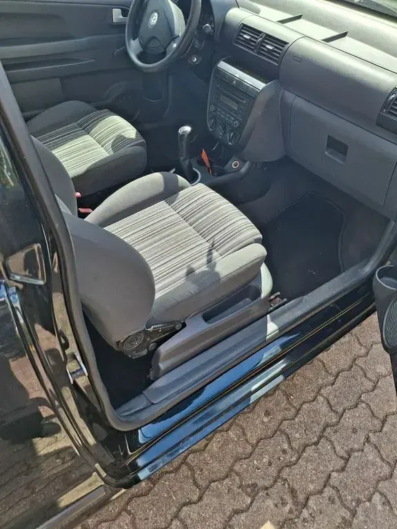 Gebraucht VW Fox 54 PS (39 kW) 2007 Schwarz Kleinwagen