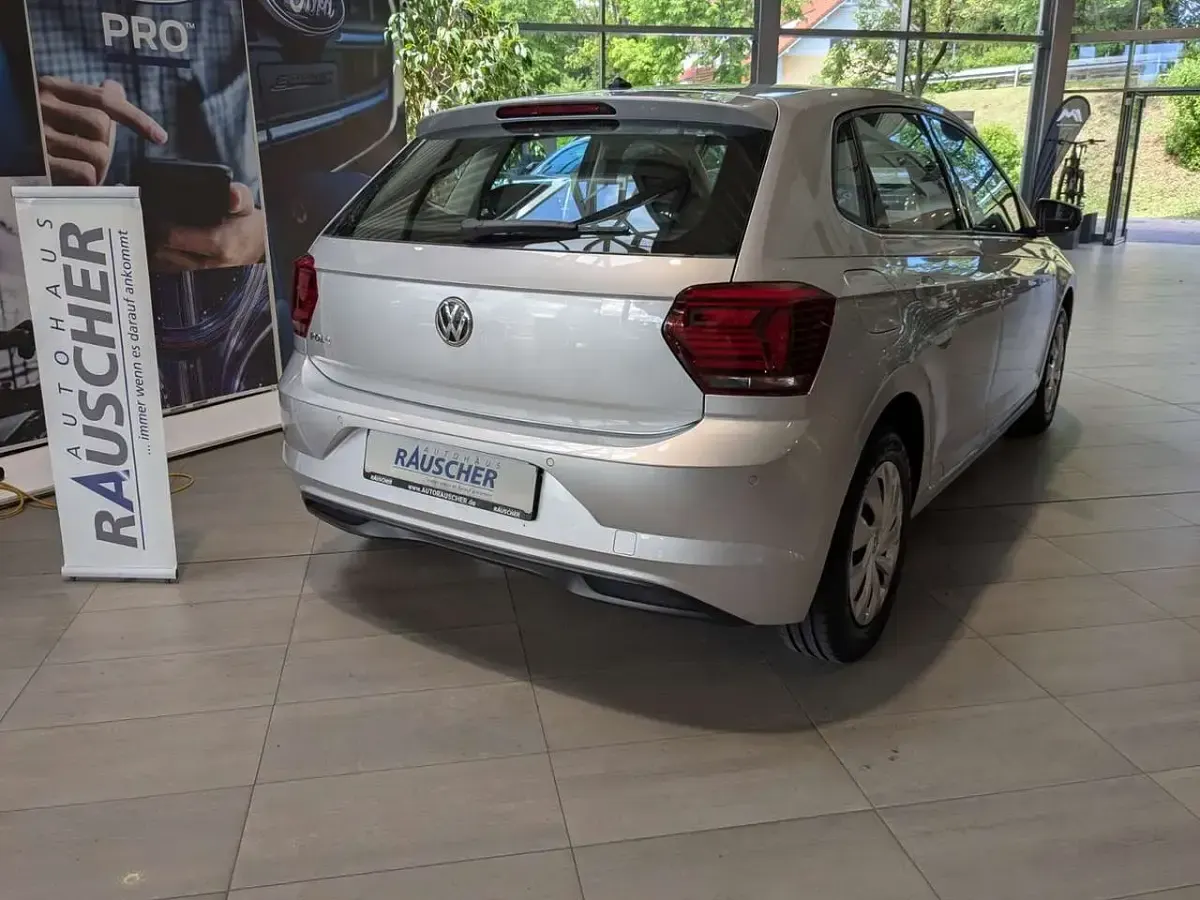 Gebraucht VW Polo Comfortline 95 PS (69 kW) 2017 Reflexsilbermetallic Kleinwagen