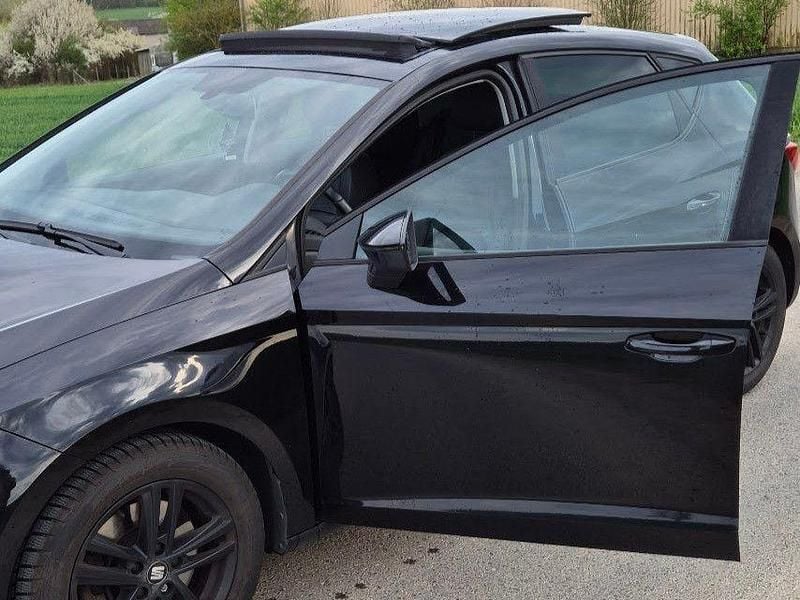 Second-hand Seat Leon FR 184 CP (135 kW) 2014 Negru Berlinǎ