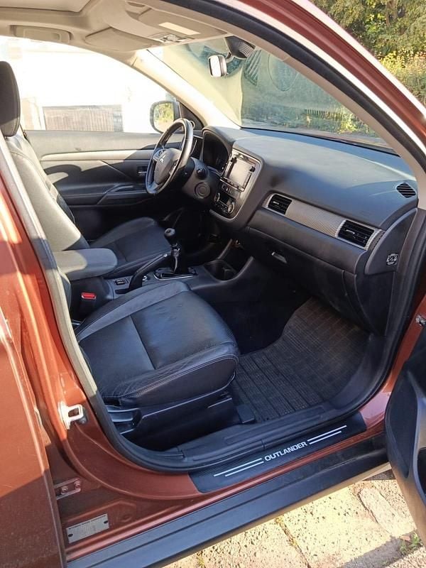 Gebraucht Mitsubishi Outlander 150 PS (110 kW) 2012 Braun SUV