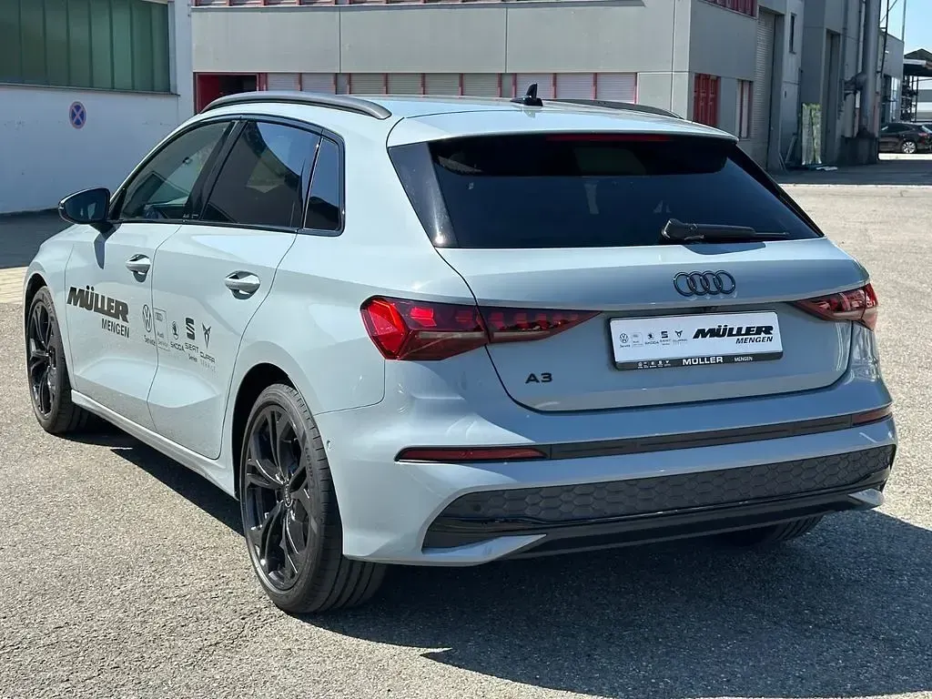 Gebraucht Audi A3 Advanced 150 PS (110 kW) 2025 Grau Limousine