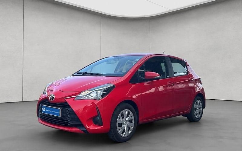 Gebraucht Toyota Yaris Basis 69 PS (50 kW) 2017 Vulcanorot Kleinwagen