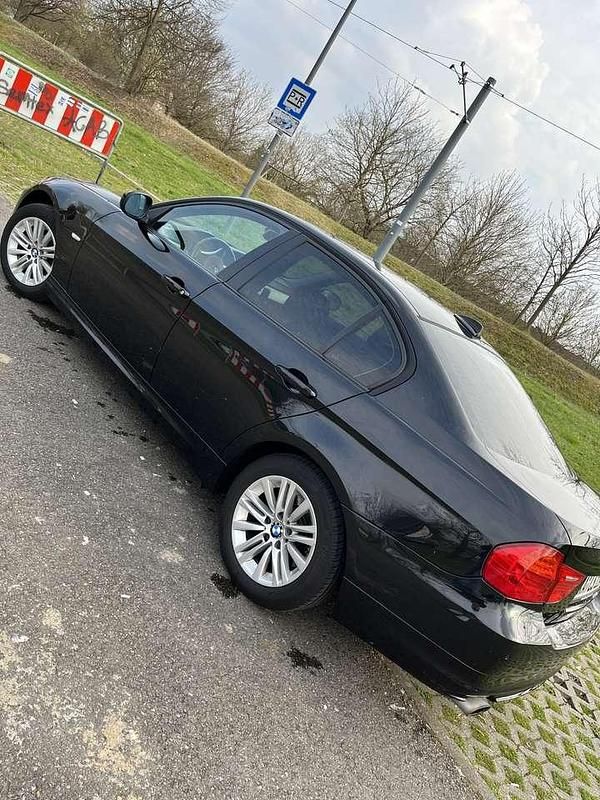 Schwarz Gebraucht 2008 BMW 318 Limousine | 4.500 € (Teuer) - Bild 1/4