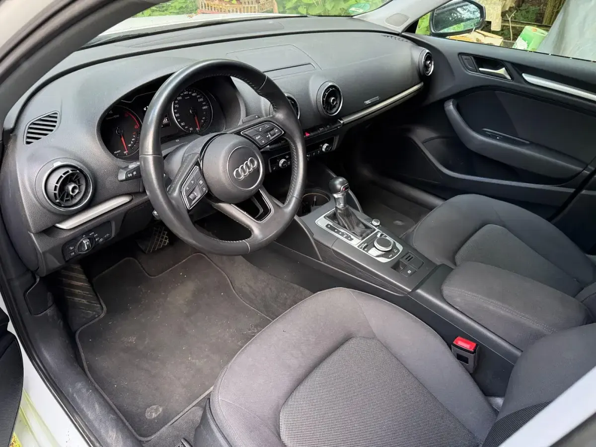 Gebraucht Audi A3 Design 116 PS (85 kW) 2018 Weiß Limousine