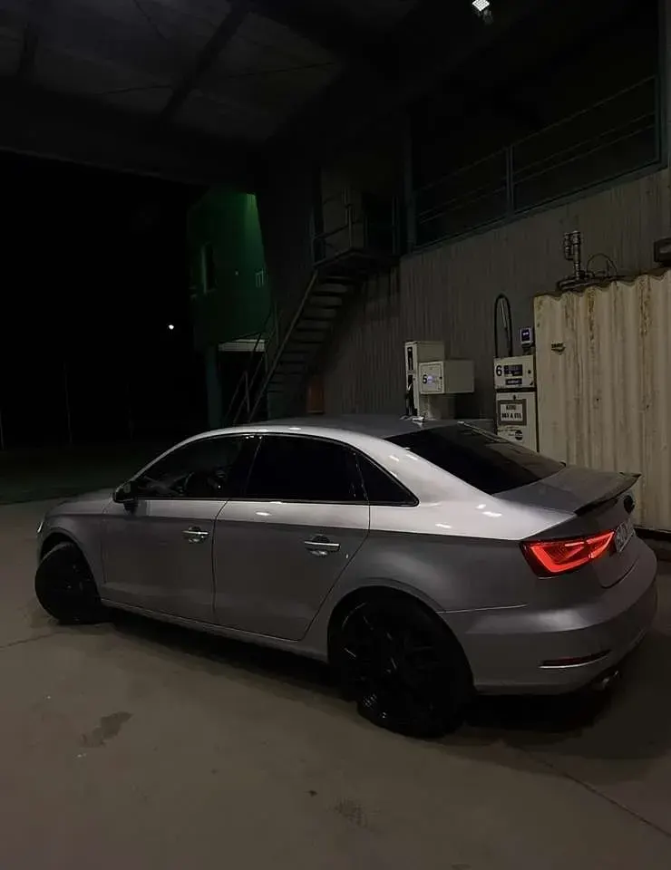 Second-hand Audi A3 Attraction 150 CP (110 kW) 2014 Gri Berlinǎ