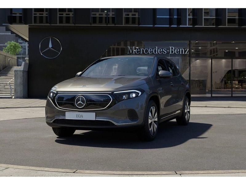 Graulack mountaingrau (metallic) Gebraucht 2023 Mercedes EQA250 SUV | 36.888 € (Teuer) - Bild 1/4