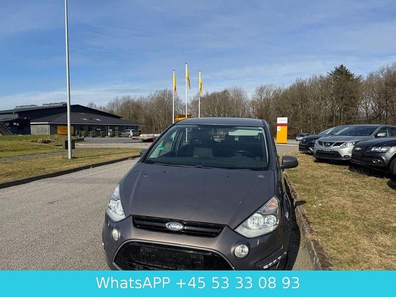 Gebraucht Ford S-MAX Titanium 140 PS (102 kW) 2014 Braun Van / Kleinbus