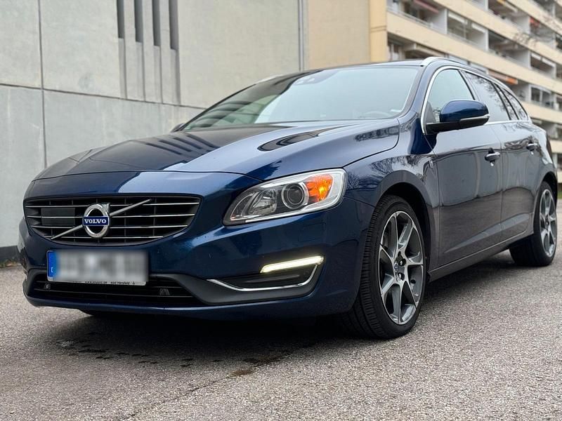 Blau Gebraucht 2015 Volvo V60 Ocean Race Kombi | 10.000 € (Teuer) - Bild 1/4