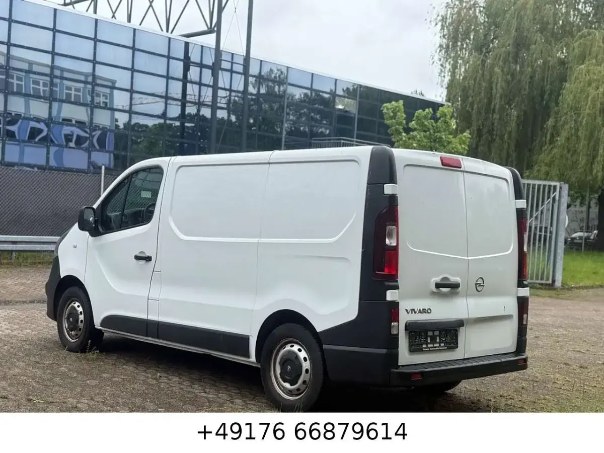 Gebraucht Opel Vivaro 120 PS (88 kW) 2018 Weiß Van / Kleinbus