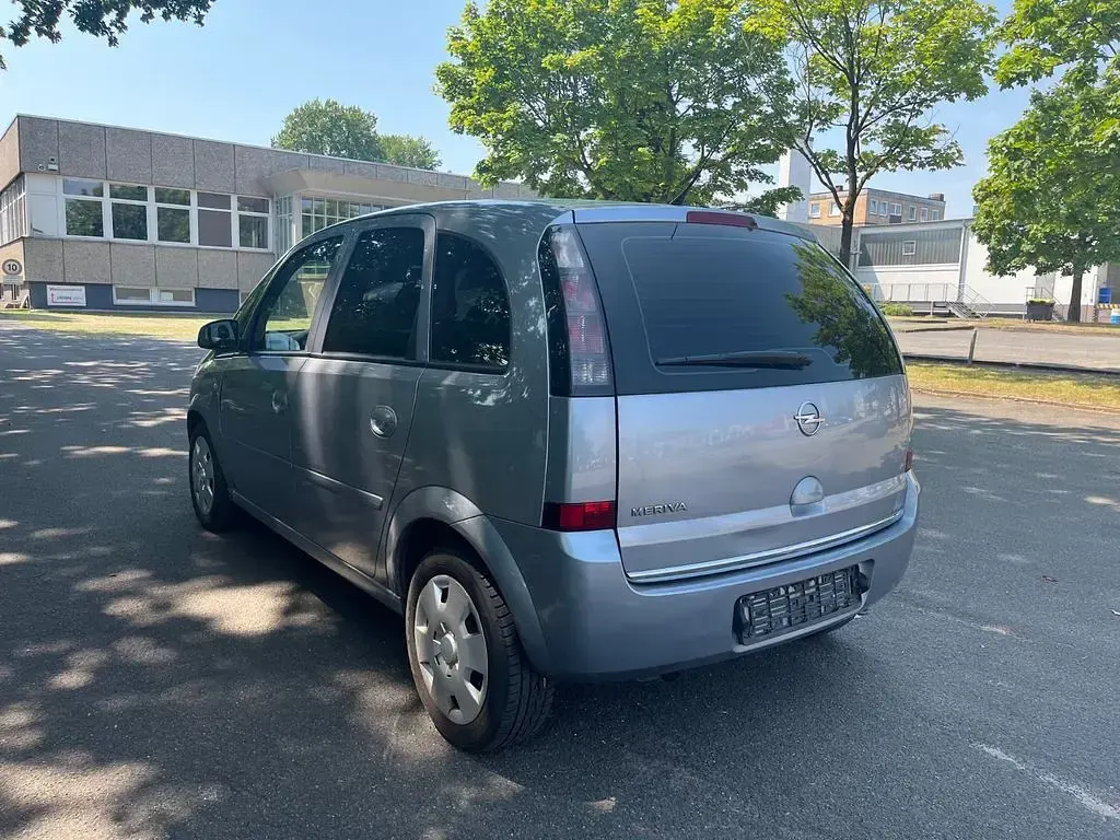 Gebraucht Opel Meriva Edition 90 PS (66 kW) 2006 Silber Van / Kleinbus
