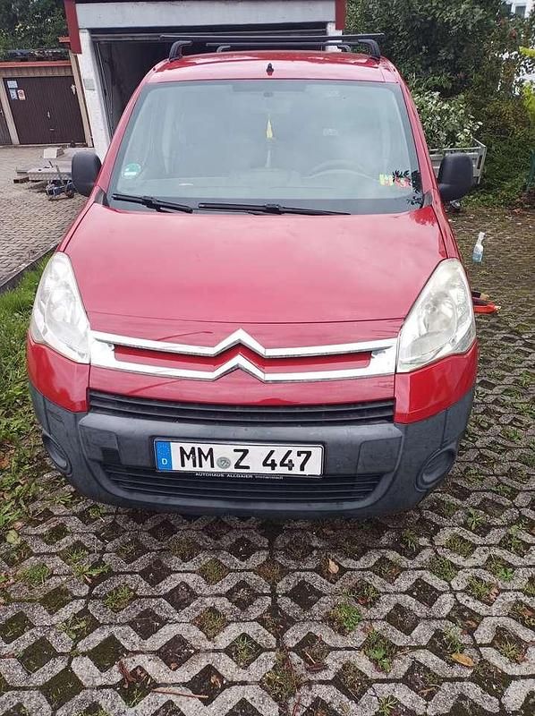 Rot Gebraucht 2010 Citroën Berlingo Van / Kleinbus | 4.000 € (Guter Preis) - Bild 1/4