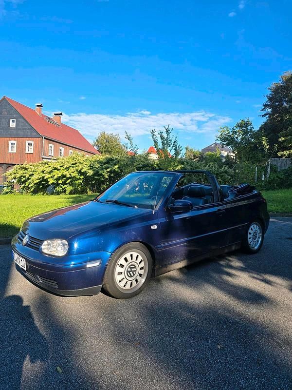 Blau Gebraucht 2001 VW Golf Cabriolet Cabrio | 1.300 € (Fairer Preis) - Bild 1/4