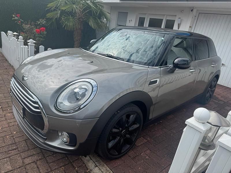 Grau Gebraucht 2015 Mini Cooper Clubman Kombi | 12.599 € - Bild 1/4